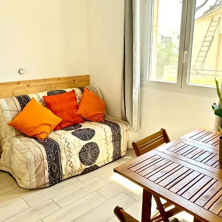 Blue Summer Vibes For 4p, Ac, Balcony, Parking, At 50m, Access -4 Apartment