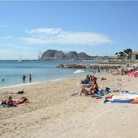 Blue Summer Vibes For 4p, Ac, Balcony, Parking, At 50m, Access -4 *