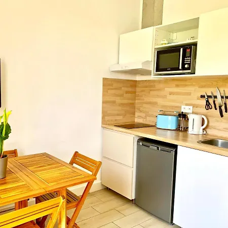 Apartment Blue Summer Vibes For 4p, Ac, Balcony, Parking, At 50m, Access -4
